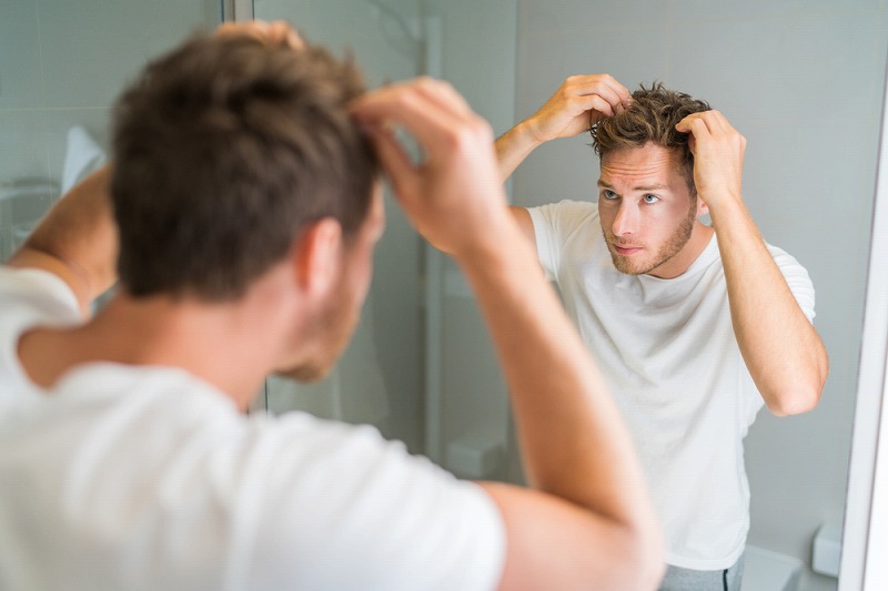 ヘアトニックやヘアリキッドは薄毛に繋がるって噂は本当なのか その詳細をご紹介 男の悩み解決治療院in大阪